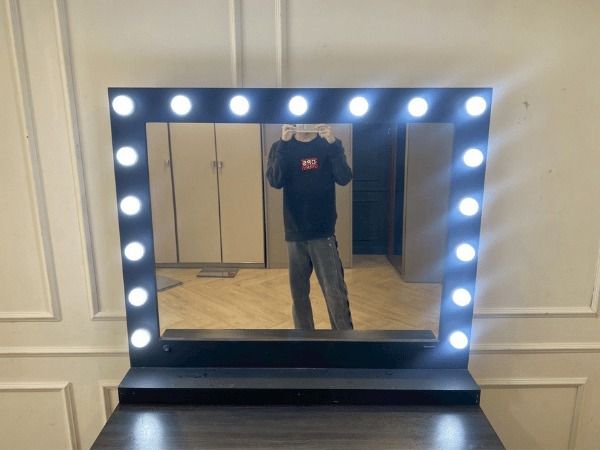 กระจกเเต่งหน้า ไฟติดกระจกโต๊ะเครื่องแป้ง รูปที่ 4