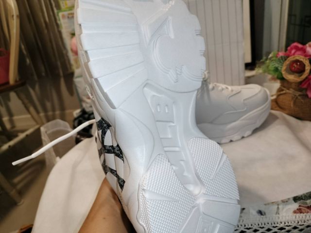 รองเท้าแบรดแท้ รูปที่ 9