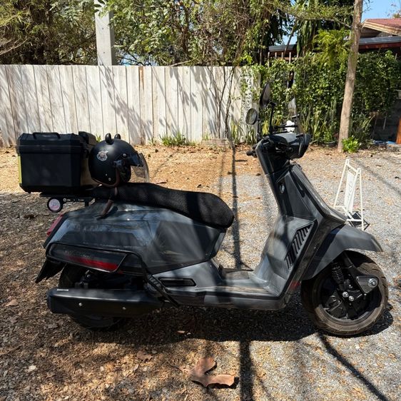 Lambretta X200 สีเทา