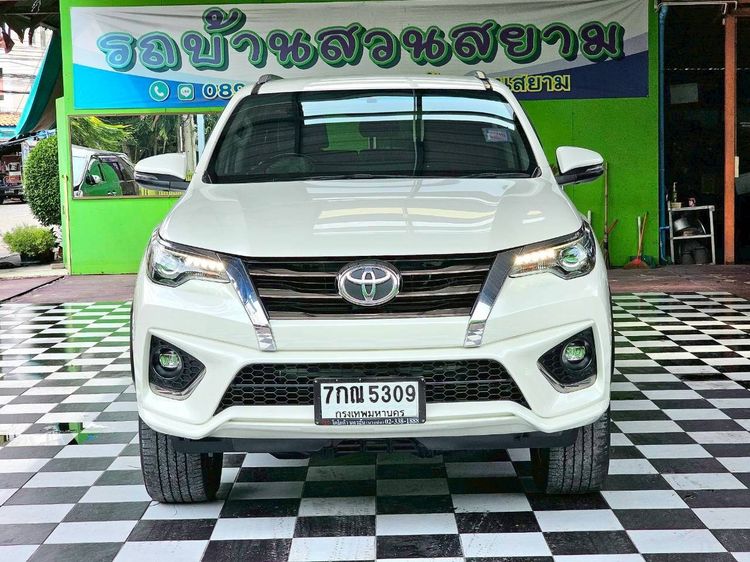 Toyota Fortuner 2018 2.8 V TRD Sportivo 4WD Utility-car ดีเซล ไม่ติดแก๊ส เกียร์อัตโนมัติ ขาว รูปที่ 3