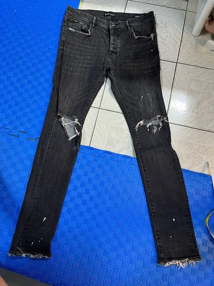 ยีนส์สีดำ