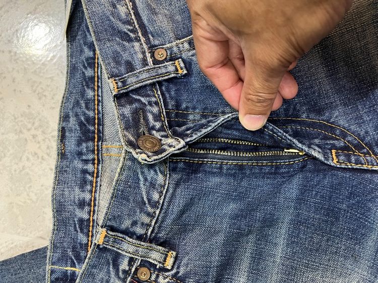 ขายยีนส์เซอร์หนึ่งตัว รูปที่ 4