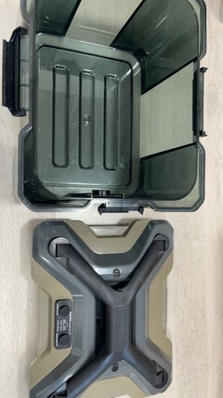 กล่องเกบกล้อง รักษาอุปกรณ์ไฟฟ้า เช่น กล้อง โดรน มีเกย์วัดความขื้นสัมพัทธ์  สภาพดี 