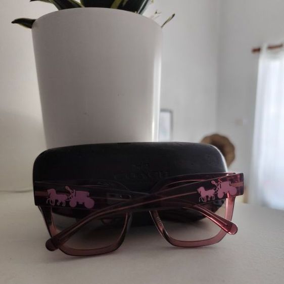 แว่นกันแดด COACH มือสองขายตามสภาพก่อนตัดสินใจสั่งกรุณาอ่านรายระเอียด รูปที่ 3