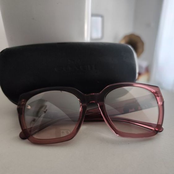 แว่นกันแดด COACH มือสองขายตามสภาพก่อนตัดสินใจสั่งกรุณาอ่านรายระเอียด รูปที่ 2