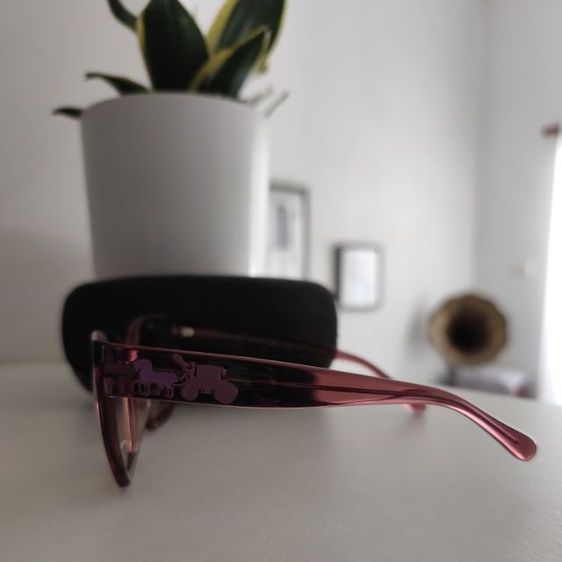 แว่นกันแดด COACH มือสองขายตามสภาพก่อนตัดสินใจสั่งกรุณาอ่านรายระเอียด รูปที่ 5