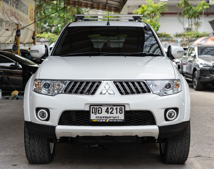 รถ Mitsubishi Pajero Sport 3.2 GT 4WD สี ขาว
