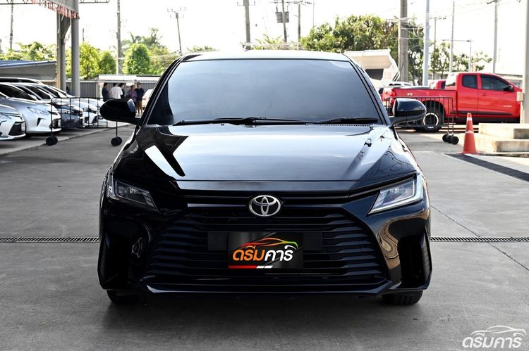 Toyota Yaris ATIV 2023 1.2 Sport Sedan เบนซิน ไม่ติดแก๊ส เกียร์อัตโนมัติ ดำ รูปที่ 2