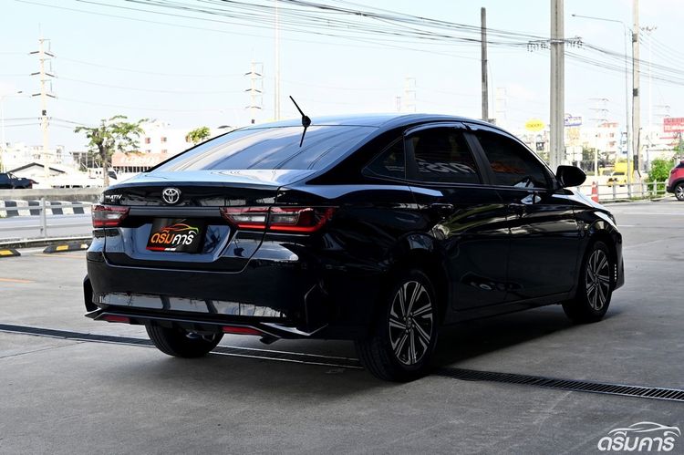 Toyota Yaris ATIV 2023 1.2 Sport Sedan เบนซิน ไม่ติดแก๊ส เกียร์อัตโนมัติ ดำ รูปที่ 3