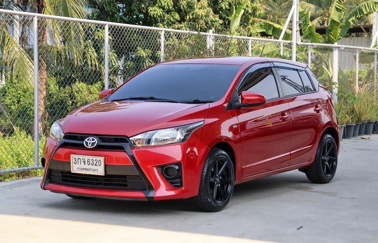 Toyota Yaris 2014 1.2 E Sedan เบนซิน ไม่ติดแก๊ส เกียร์อัตโนมัติ แดง รูปที่ 2