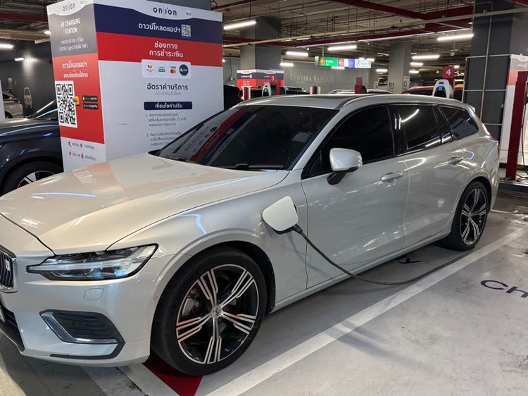 รถ Volvo V60 2.0 T8 Inscription 4WD สี เทา