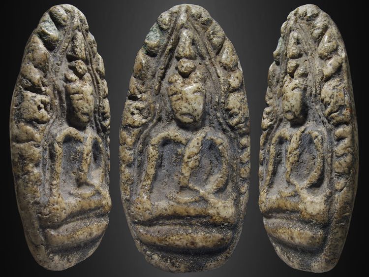 พระสมเด็จ พิมพ์ขุนแผนไข่ผ่าซีก วัดระฆัง ไว้เป็นองค์ครูดูเนื้อพระสมเด็จ วัดระฆังได้เลย รูปที่ 2