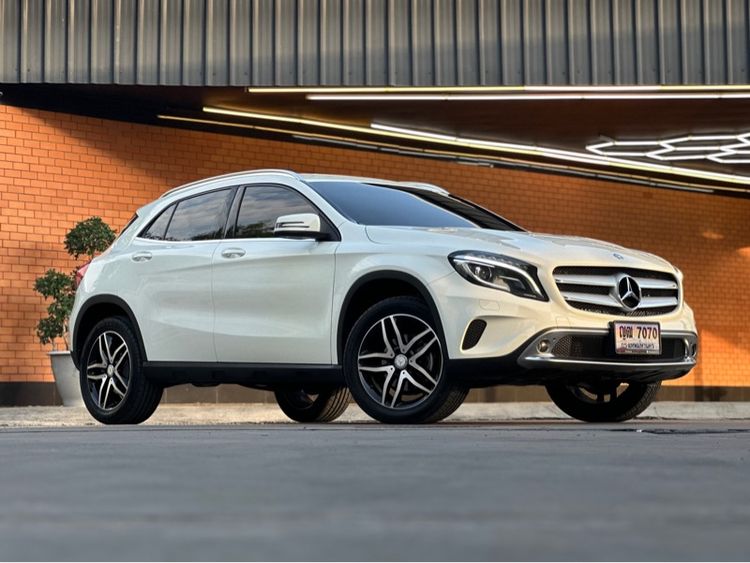 Mercedes-Benz GLA-Class 2017 GLA200 Utility-car เบนซิน ไม่ติดแก๊ส เกียร์อัตโนมัติ ขาว รูปที่ 3