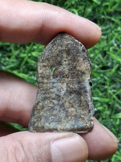 พระเนื้อชินเก่าไม่ทราบที่ รูปที่ 2