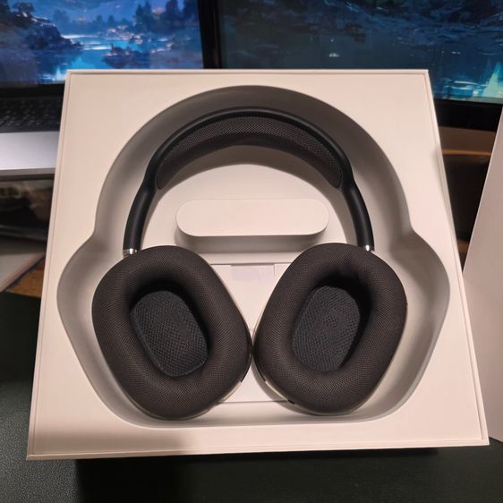 AirPods Max – Space Gray