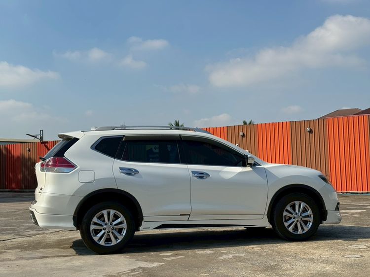 Nissan X-Trail 2016 2.0 4WD Utility-car เบนซิน ไม่ติดแก๊ส เกียร์อัตโนมัติ ขาว รูปที่ 4