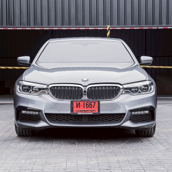 BMW Series 5 2018 530e Sedan ปลั๊กอินไฮบริด (PHEV) ไม่ติดแก๊ส เกียร์อัตโนมัติ เทา รูปที่ 2