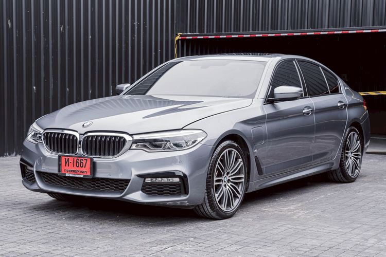 BMW Series 5 2018 530e Sedan ปลั๊กอินไฮบริด (PHEV) ไม่ติดแก๊ส เกียร์อัตโนมัติ เทา รูปที่ 3
