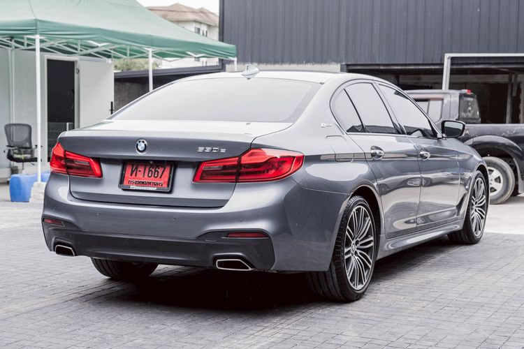 BMW Series 5 2018 530e Sedan ปลั๊กอินไฮบริด (PHEV) ไม่ติดแก๊ส เกียร์อัตโนมัติ เทา รูปที่ 4