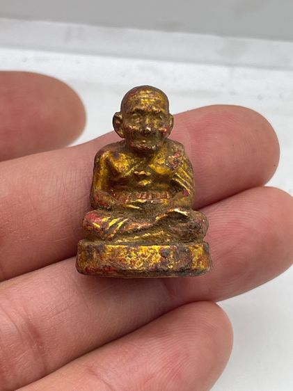 รูปหล่อหลวงปู่ทวด เนื้อโลหะลงรักปิดทอง ฐานติดแผ่นทอง ขรัวโต 2411 สายวังหน้า พุทธคุณแคล้วคลาด เมตตามหาลาภเด่น สภาพเดิมเข้มขลังสุดๆ  รูปที่ 12