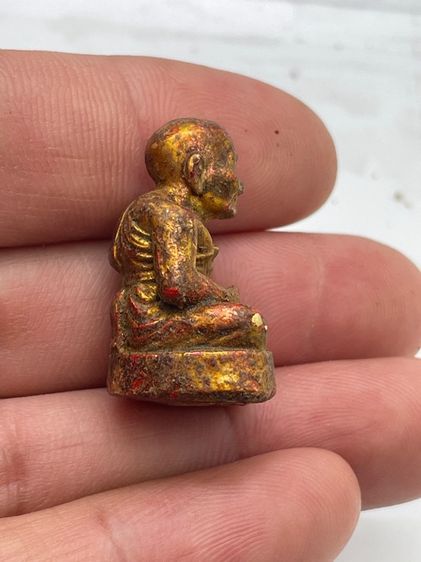 รูปหล่อหลวงปู่ทวด เนื้อโลหะลงรักปิดทอง ฐานติดแผ่นทอง ขรัวโต 2411 สายวังหน้า พุทธคุณแคล้วคลาด เมตตามหาลาภเด่น สภาพเดิมเข้มขลังสุดๆ  รูปที่ 14