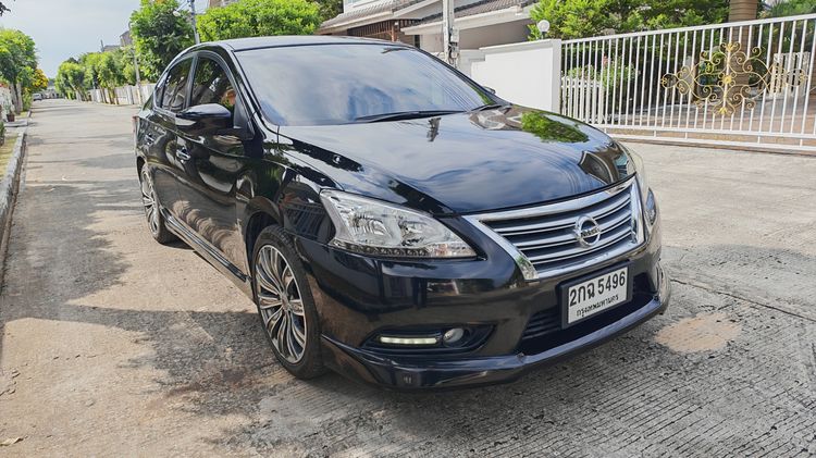 รถ Nissan Sylphy 1.6 V สี ดำ
