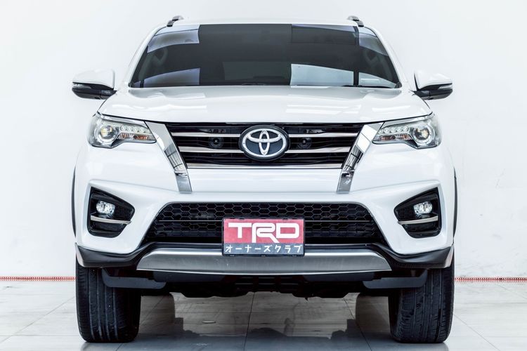 Toyota Fortuner 2019 2.8 TRD Sportivo Utility-car ดีเซล ไม่ติดแก๊ส เกียร์อัตโนมัติ ขาว รูปที่ 4