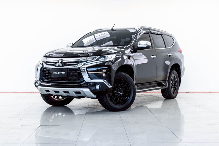 รถ Mitsubishi Pajero Sport 2.4 GT สี ดำ