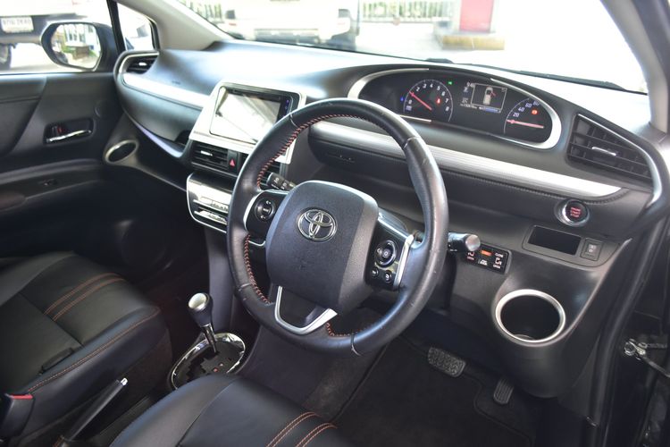 Toyota Sienta 2019 1.5 V Utility-car เบนซิน ไม่ติดแก๊ส เกียร์อัตโนมัติ ดำ รูปที่ 4