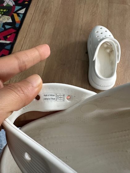 crocs w6 สีขาวของแท้ รูปที่ 5