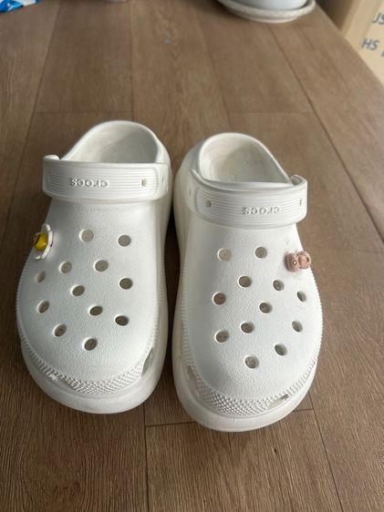 crocs w6 สีขาวของแท้