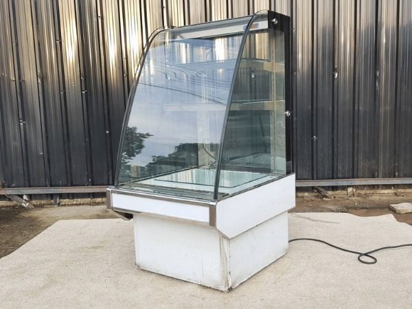 ตู้แช่ ตู้โชว์เค้ก กระจกทรงโค้ง 3 ชั้น  รูปที่ 2