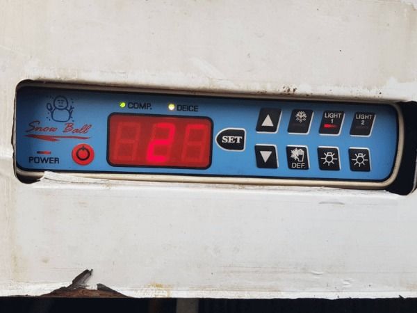 ตู้แช่ ตู้โชว์เค้ก กระจกทรงโค้ง 3 ชั้น  รูปที่ 11