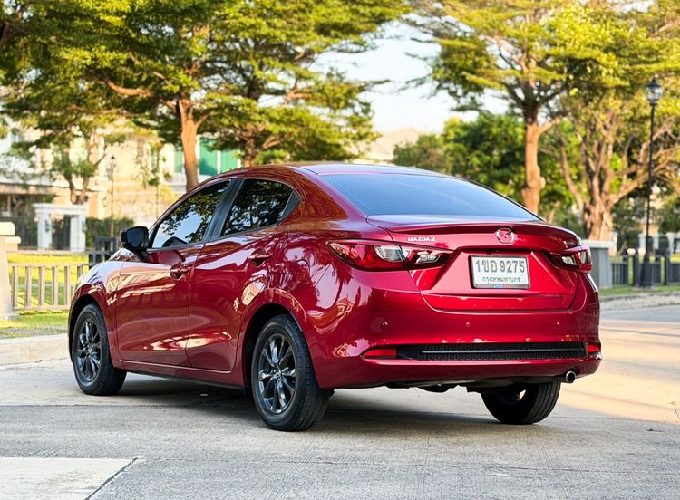 Mazda Mazda 2 2021 1.3 Sports Sedan เบนซิน ไม่ติดแก๊ส เกียร์อัตโนมัติ แดง รูปที่ 4