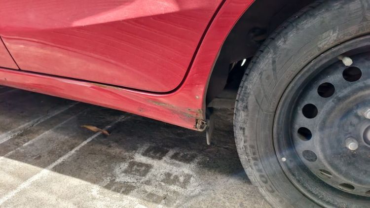 Honda Brio 2013 1.2 V Sedan เบนซิน ไม่ติดแก๊ส เกียร์อัตโนมัติ แดง