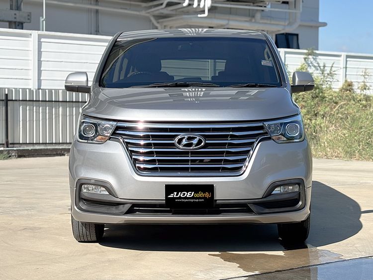 Hyundai H-1  2019 2.5 Elite Utility-car ดีเซล ไม่ติดแก๊ส เกียร์อัตโนมัติ เทา รูปที่ 2