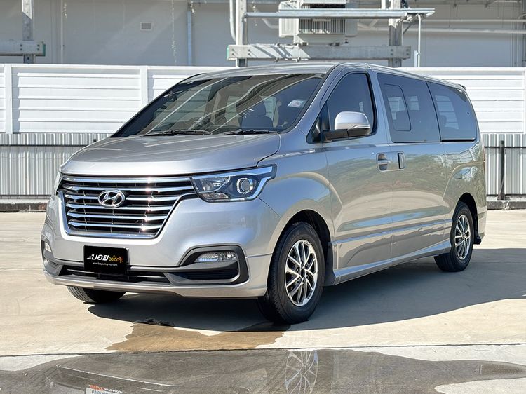 Hyundai H-1  2019 2.5 Elite Utility-car ดีเซล ไม่ติดแก๊ส เกียร์อัตโนมัติ เทา