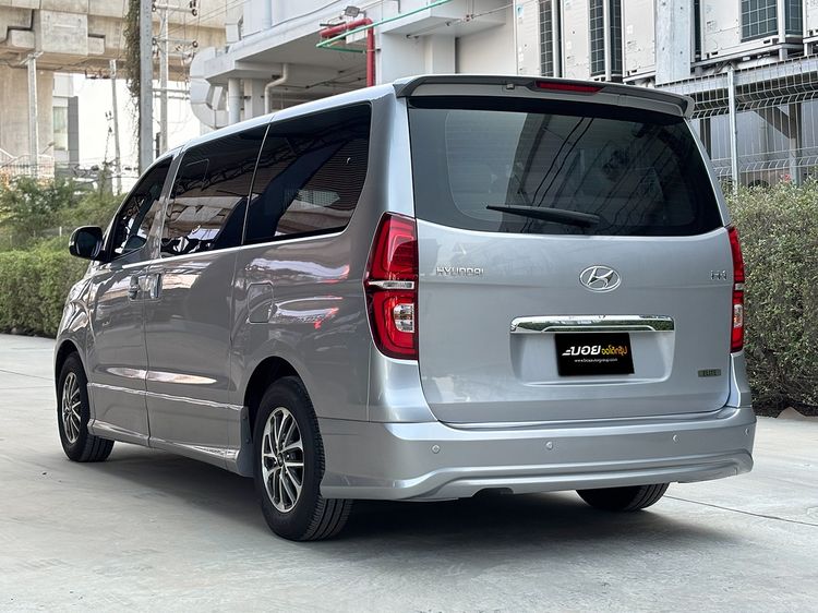 Hyundai H-1  2019 2.5 Elite Utility-car ดีเซล ไม่ติดแก๊ส เกียร์อัตโนมัติ เทา รูปที่ 4