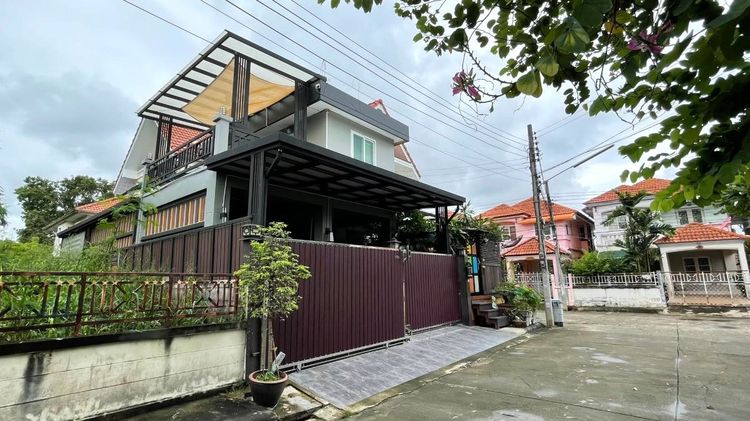 มีบางส่วน ขายบ้านเดี่ยว 2 ชั้น บ้านสินสุข เอกชัย 101 แปลงมุม ทำเลดี ใกล้เซ็นทรัลพระราม2 รูปที่ 3