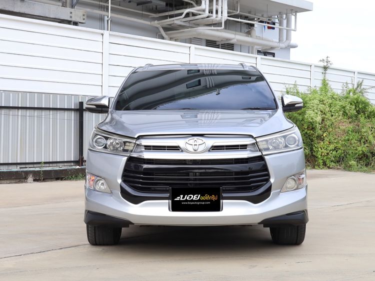 Toyota Innova 2017 2.8 Crysta V Utility-car ดีเซล ไม่ติดแก๊ส เกียร์อัตโนมัติ บรอนซ์เงิน รูปที่ 2