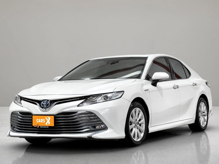 รถ Toyota Camry 2.5 Hybrid Premium สี ขาว