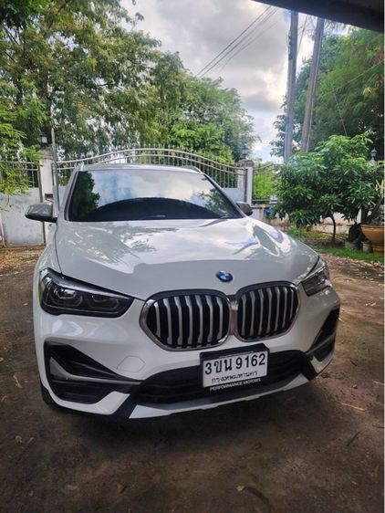 รถ BMW X1 2.0 sDrive20d xLine สี ขาว