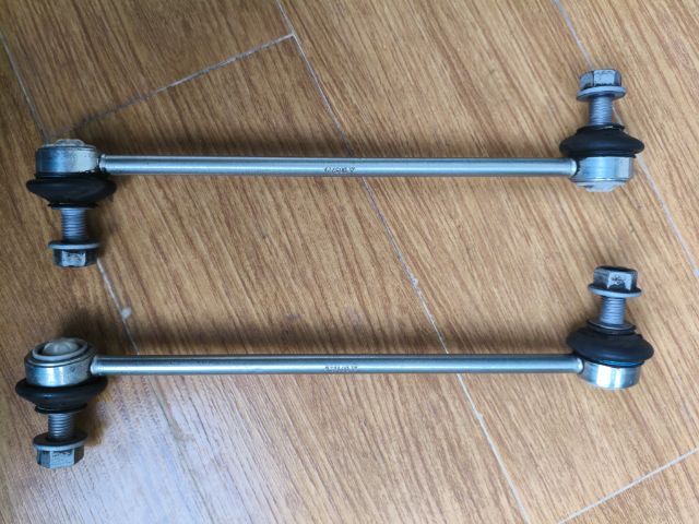 ลูกหมากกันโคลง MG EP แท้ถอด สภาพดี พร้อมใช้งาน คู่ละ 450 บาท รับได้ที่บ้าน ย่านสายไหม หรือให้จัดส่งได้
ติดต่อ 0941797810  รูปที่ 2