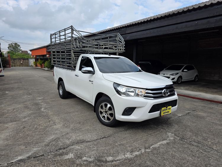 รถ Toyota Hilux Revo 2.8 J Plus สี ขาว