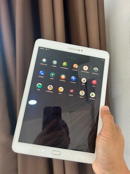 Samsung tab s2    แรม3 รอม 32 อัพแอนดรอย9 แล้ว  จอ 9.7 นิ้วใหญ่