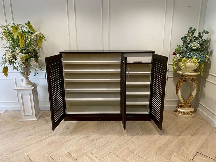 ตู้วางรองเท้าไม้ 3 บานเปิด สีน้ำตาลเข้ม รูปที่ 4