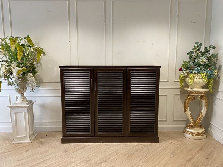 ตู้วางรองเท้าไม้ 3 บานเปิด สีน้ำตาลเข้ม