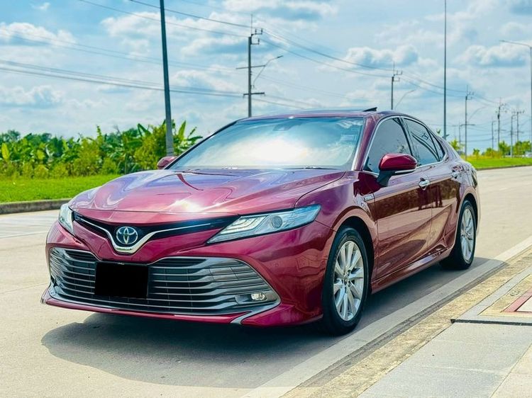 รถ Toyota Camry 2.5 HV Premium สี แดง