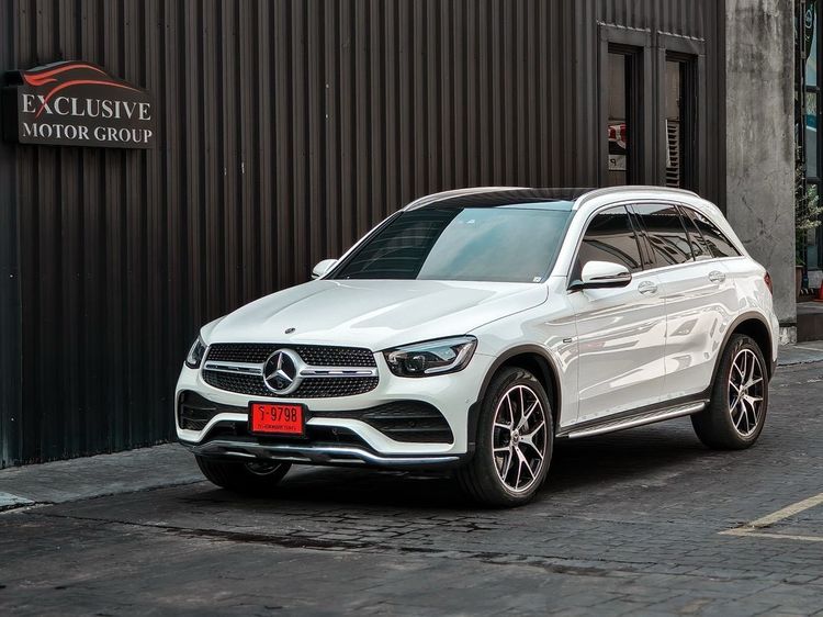 รถ Mercedes-Benz GLC-Class GLC300e สี ขาว