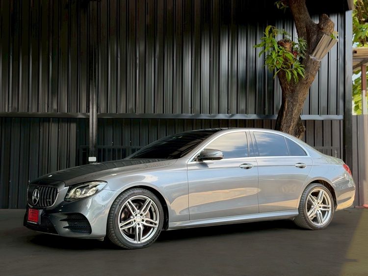 รถ Mercedes-Benz E-Class E220 สี เทา